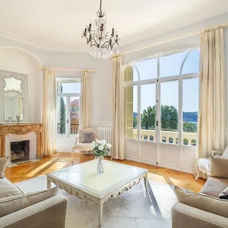 Semiramis Βίλα *