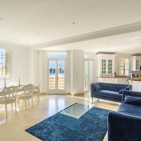 Semiramis וילה *