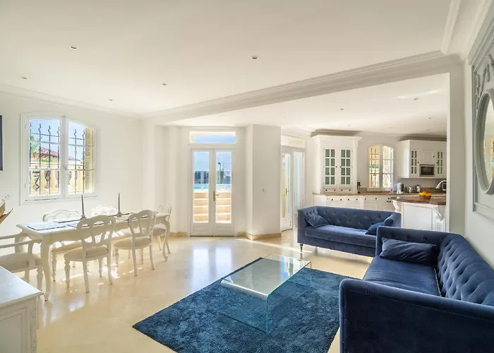 Semiramis וילה *